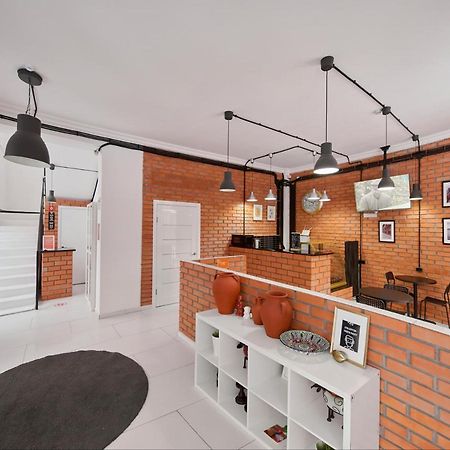 אסטנה Hannah Inn Budget Hotel מראה חיצוני תמונה