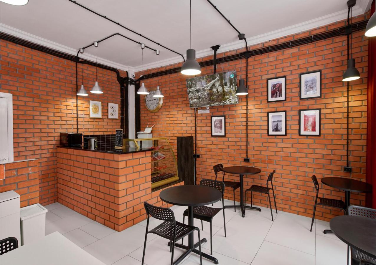 אסטנה Hannah Inn Budget Hotel מראה חיצוני תמונה