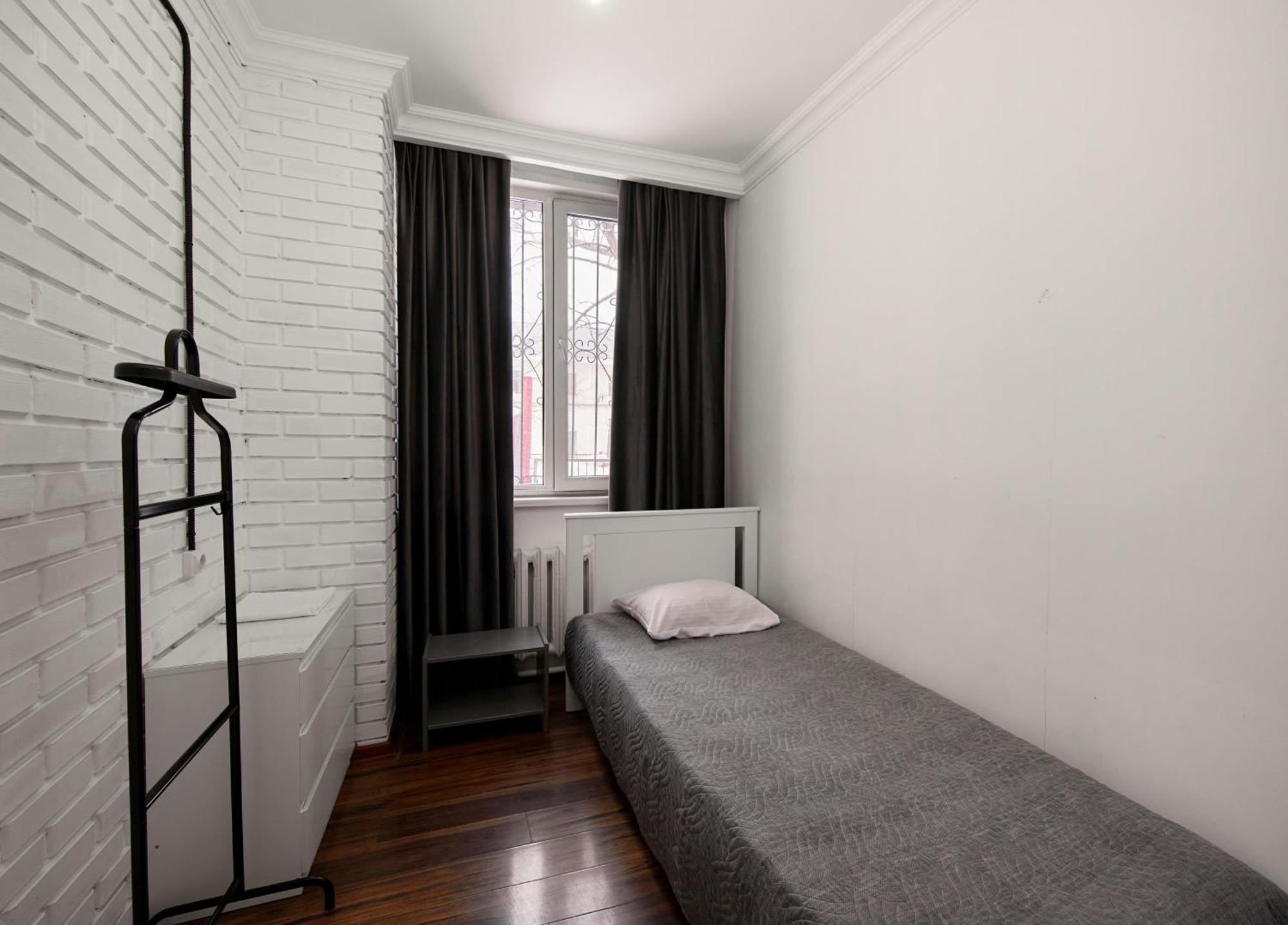 אסטנה Hannah Inn Budget Hotel מראה חיצוני תמונה