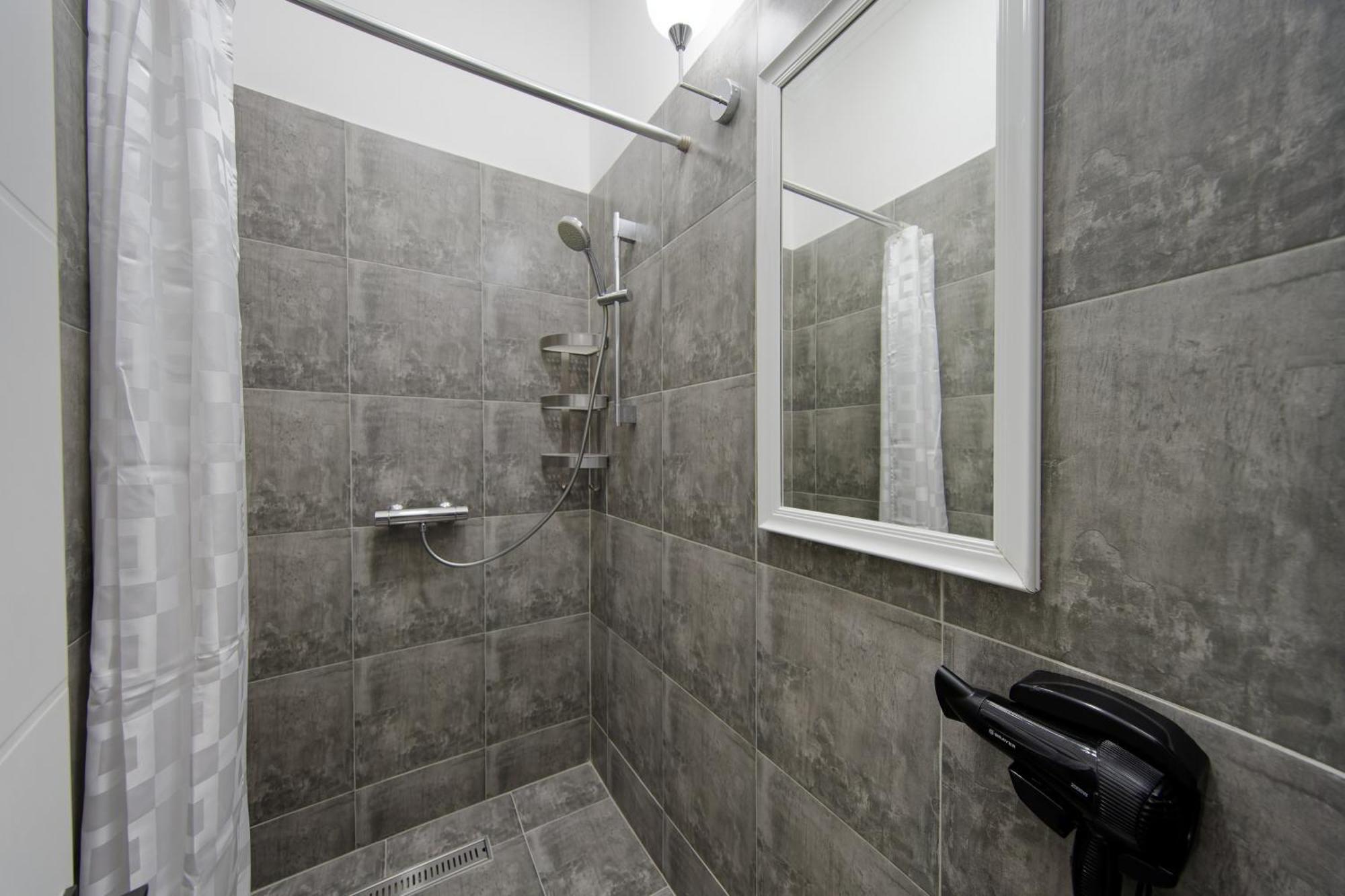 אסטנה Hannah Inn Budget Hotel חדר תמונה