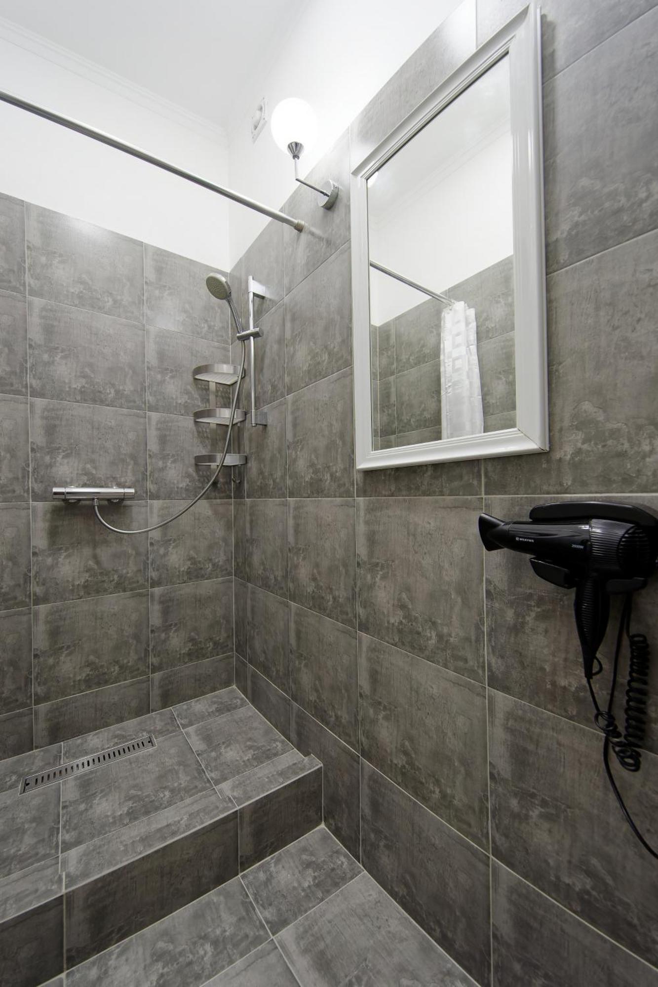 אסטנה Hannah Inn Budget Hotel מראה חיצוני תמונה