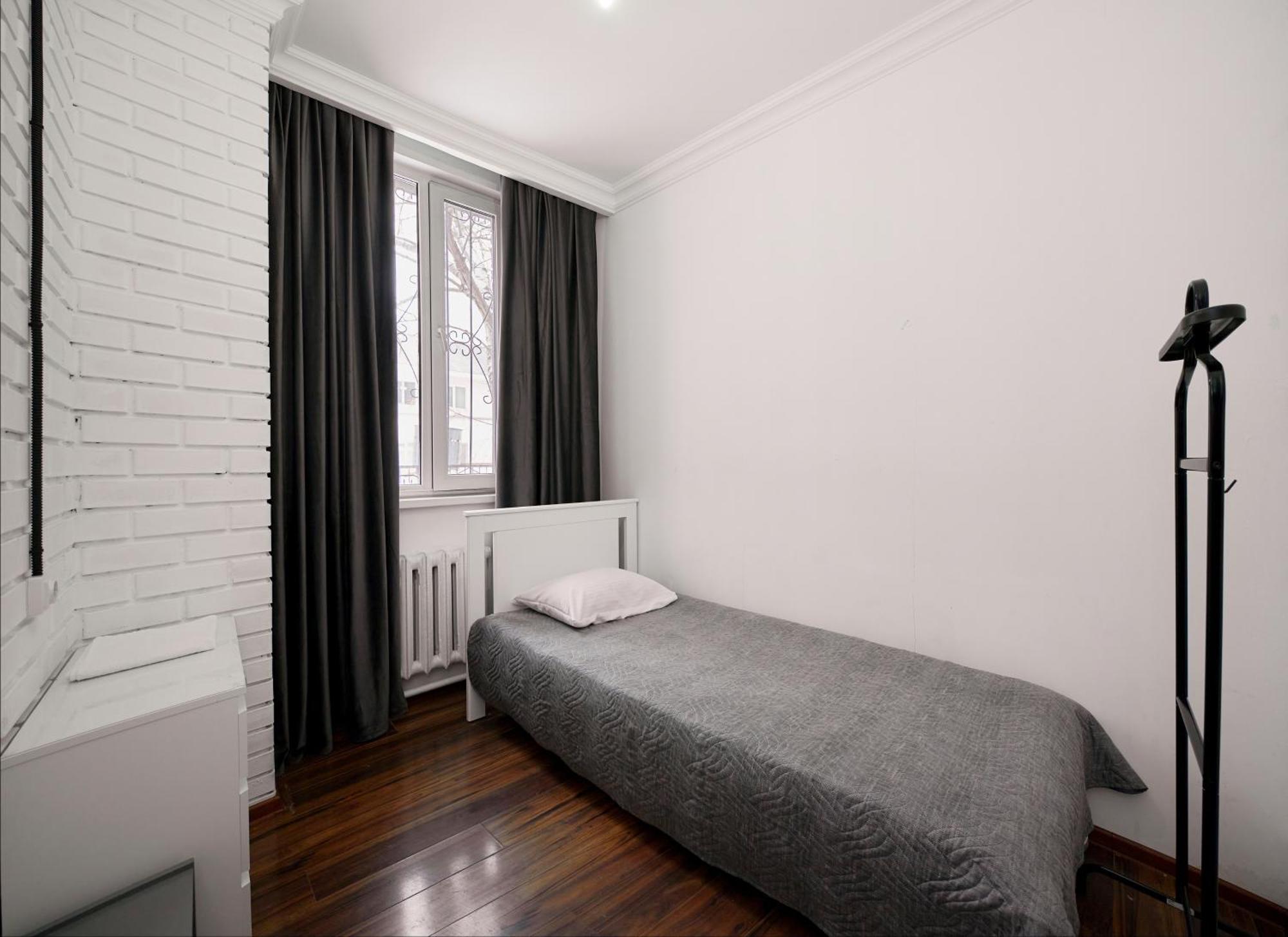 אסטנה Hannah Inn Budget Hotel מראה חיצוני תמונה