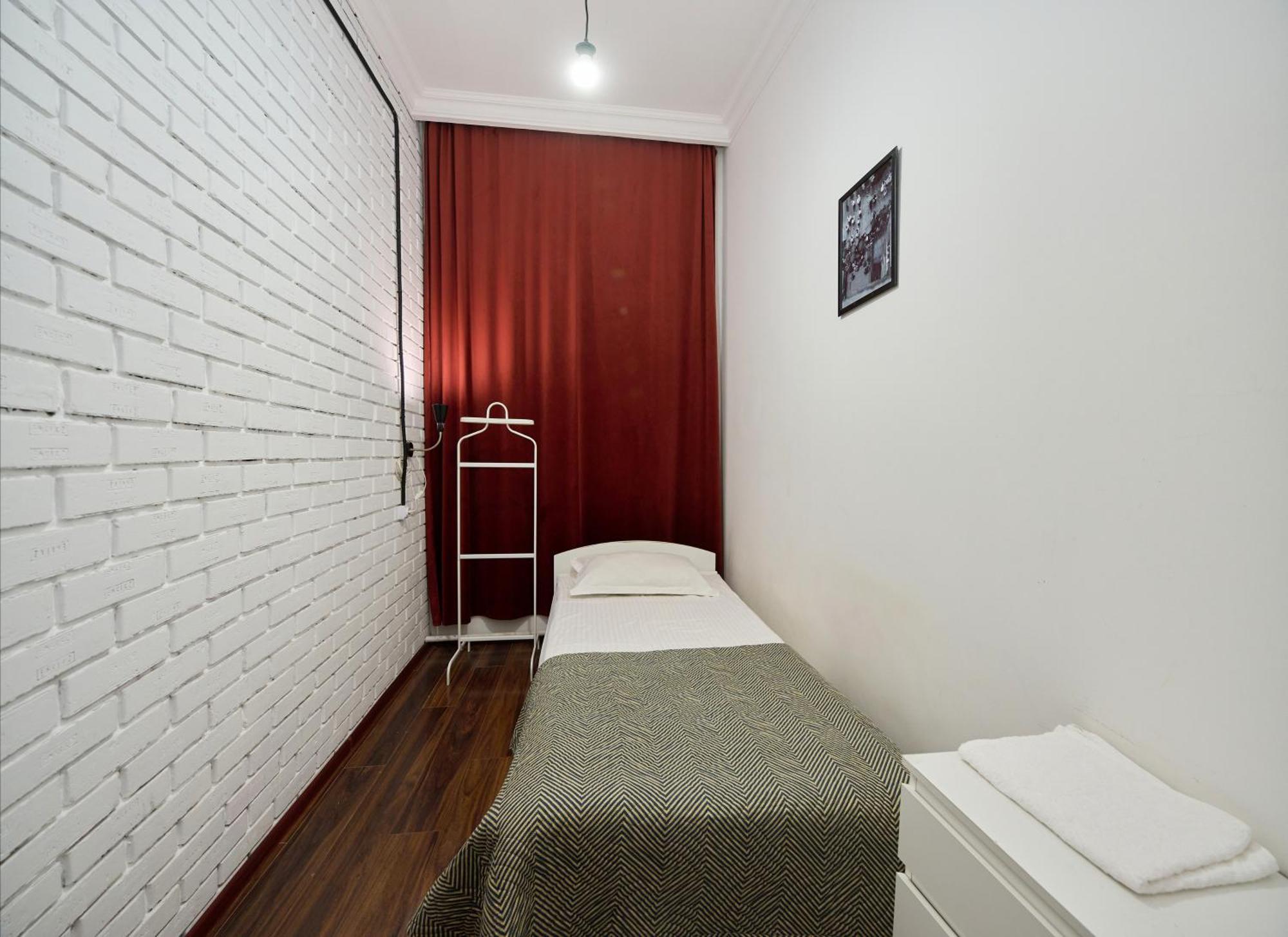 אסטנה Hannah Inn Budget Hotel מראה חיצוני תמונה