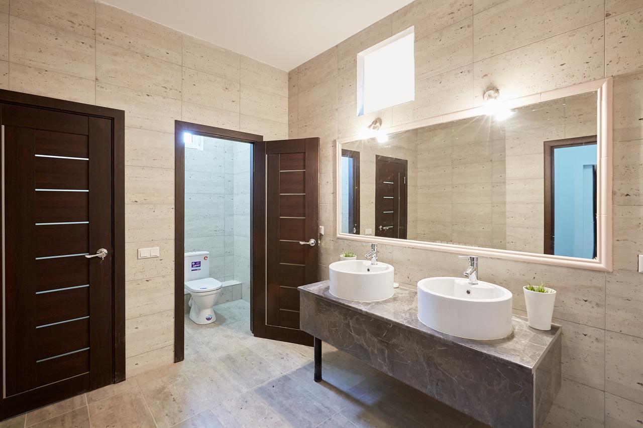 אסטנה Hannah Inn Budget Hotel מראה חיצוני תמונה